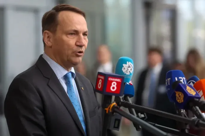 Polish Foreign Minister's message to Orbán: “We would not allow Chinese policemen to patrol the streets of Warsaw”