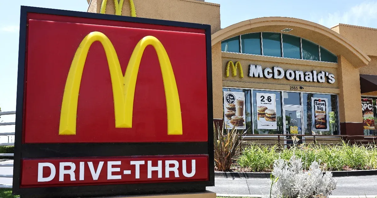 Túl drága lett a Big Mac, világszinten egyre többen esznek inkább a Meki helyett otthon