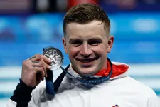 Covidosan nyert olimpiai ezüstöt a britek sztárúszója, Adam Peaty