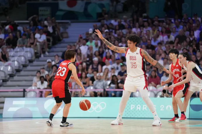 Jamamoto és Griner – Fotó: Jesse D. Garrabrant / NBAE / Getty Images / AFP