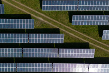 Jövőre már több áramot termelhetünk globálisan megújulókból, mint szénből