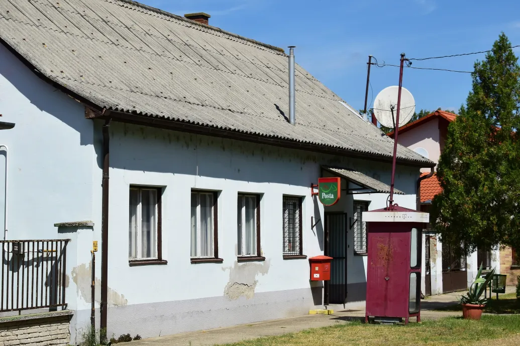 Mától száz településen zártak be postahivatalok, nem tudni, hányan veszítik el az állásukat