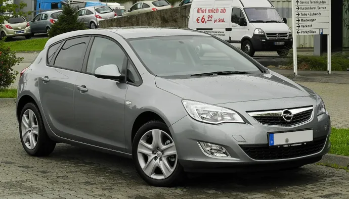 Opel Astra J 2011 – Fotó: M 93 / Wikimedia Commons