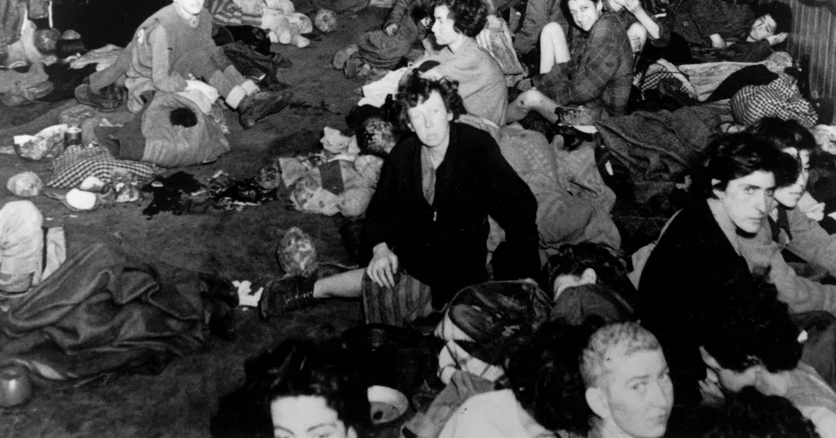 80 éve számolta fel az SS az auschwitzi cigánytábort, közel 3 ezer gyereket, nőt és férfit mészároltak le