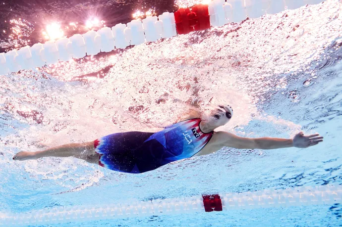 Katie Ledecky amerikai úszó a női 1500 méteres gyorsúszás előfutamában 2024. július 30-án – Fotó: Quinn Rooney / Getty Images