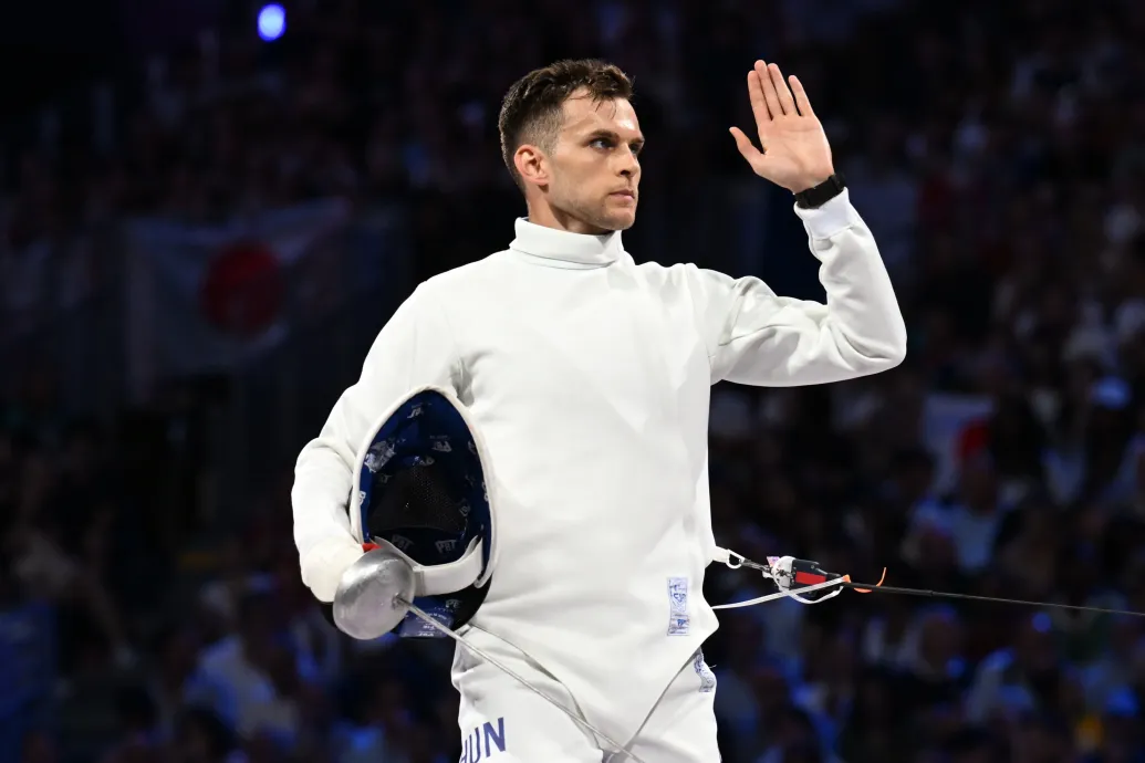 Az aranyérmes férfi kardcsapat tagja, Nagy Dávid is díszpolgári címet kapott a II. kerülettől