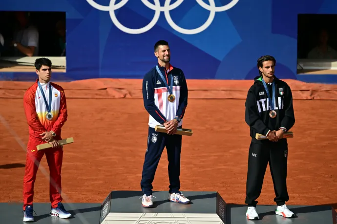 A férfi egyes teniszverseny dobogója az olimpián – Fotó: Miguel Medina / AFP