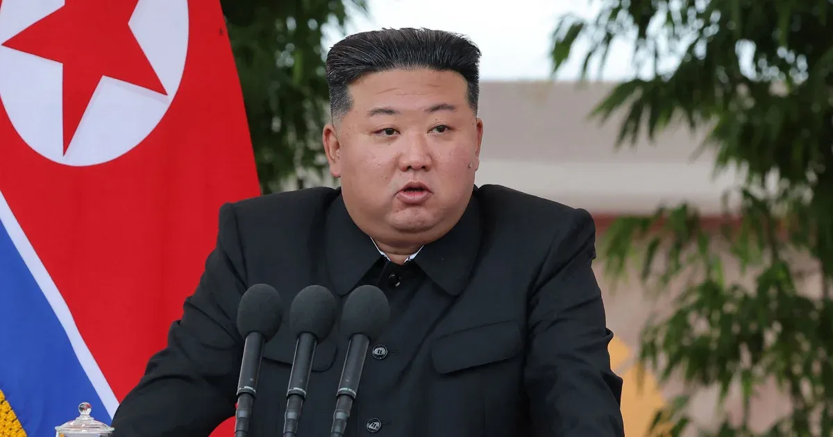 Ágak közé hajtott Kim Dzsongun, de haja szála sem görbült