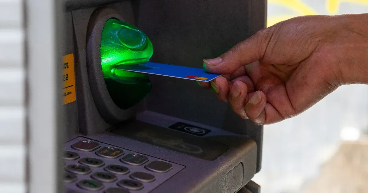 Az MBH Bank is rányomja a vállalkozókra a tranzakciós illetéket