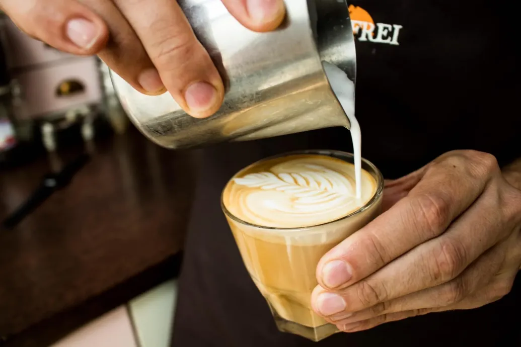 Amióta megnyílt, a Café Frei növényi zsír alapú habot árul tejszínként