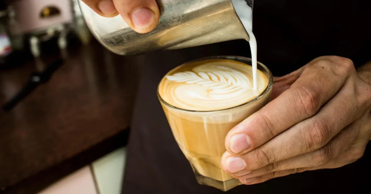 Amióta megnyílt, a Café Frei növényizsír-alapú habot árul tejszínként