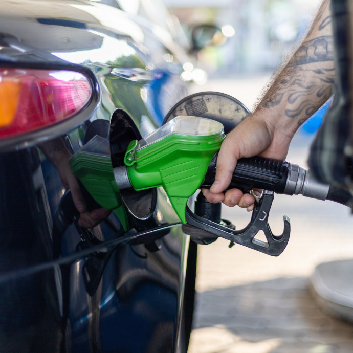 Jelentősen csökkenhet az üzemanyag ára idehaza