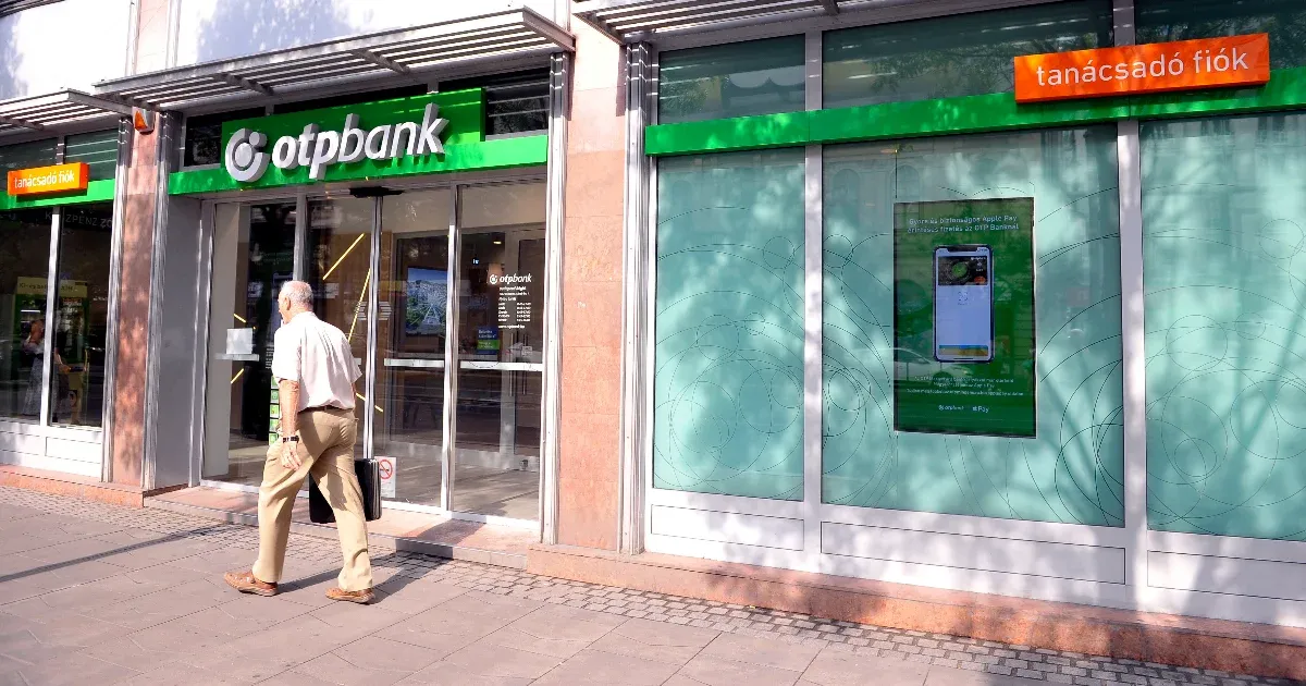 Bezuhant az OTP árfolyama a tőzsdepánikban. Megéri most ebbe fektetni?