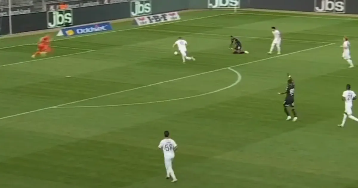 Hatalmas védelmi hibákból kapott gólokat a Fradi, 2-0-ra verte őket a BL-selejtezőn a dán csapat