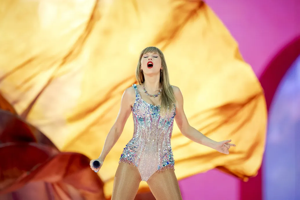 Szigorúbb biztonsági ellenőrzés lesz a bécsi Taylor Swift-koncerteken, mert két személy merényletre készülhetett a környéken