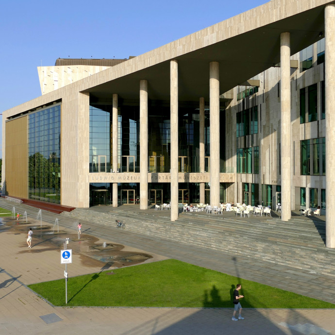 Orbán szövetségesét támogató üzletember vette meg a Demján Sándor által alapított Trigránitot