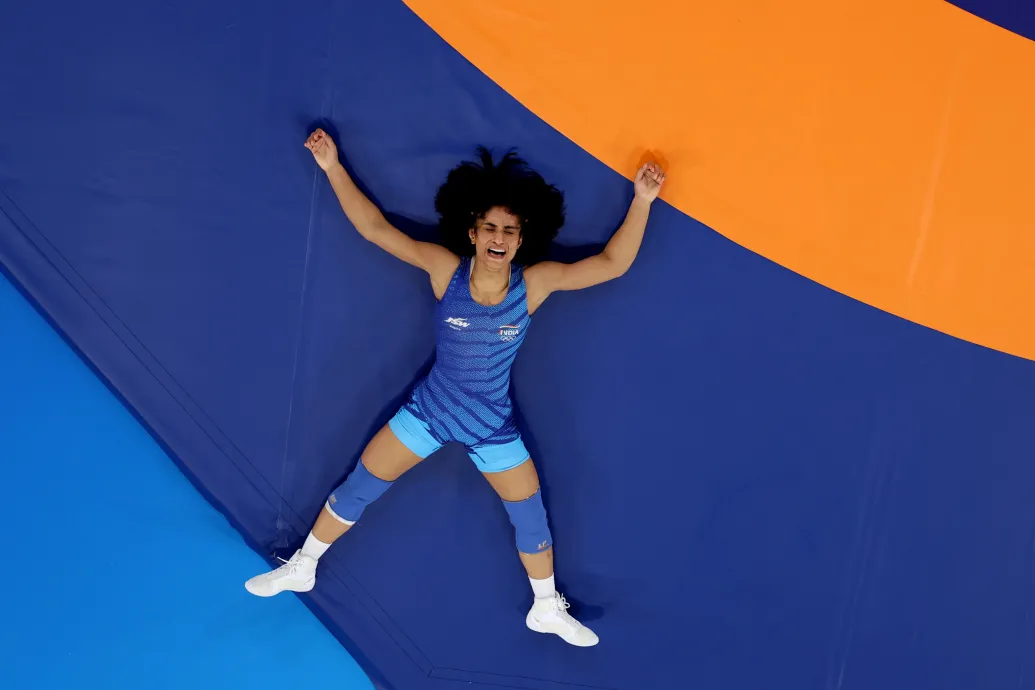 „A birkózás győzött, én pedig veszítettem. Az álmaim összetörtek” – visszavonult a döntő előtt a súlyhatár átlépése miatt kizárt indiai birkózó