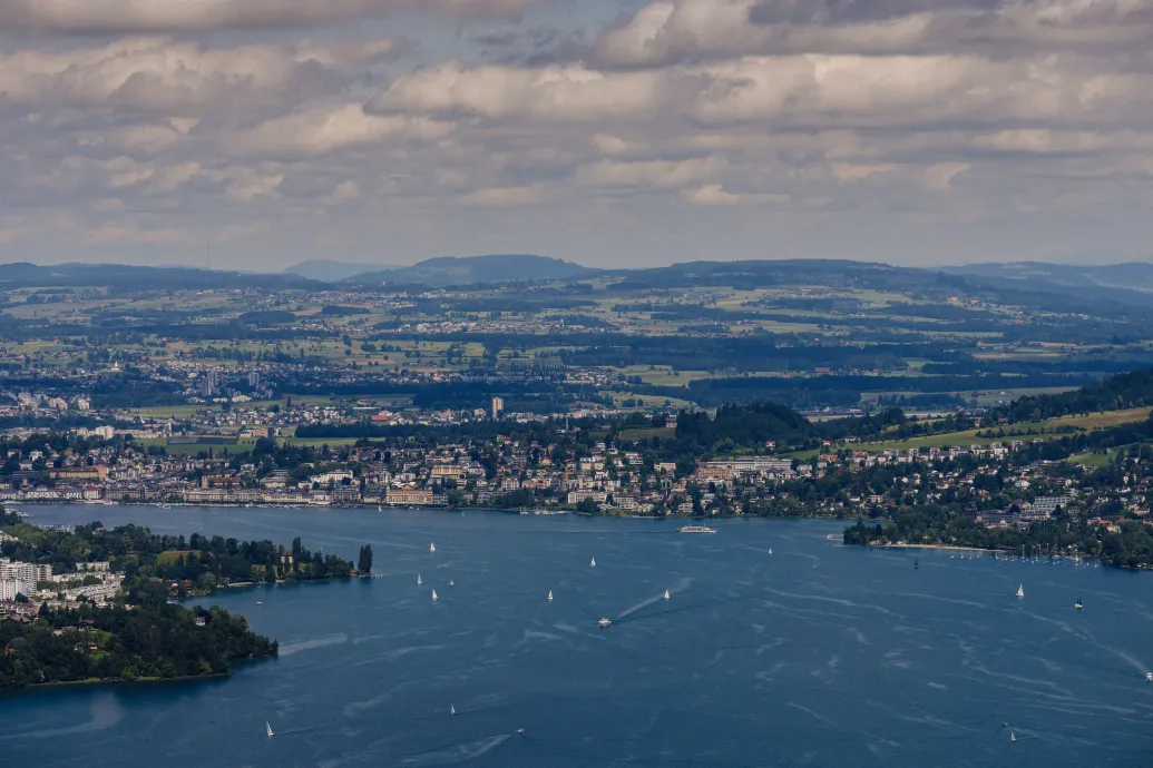 1918 és 1964 a svájci hadsereg 12 ezer tonna lőszert süllyesztett el az ország tavaiban. Most már bánják