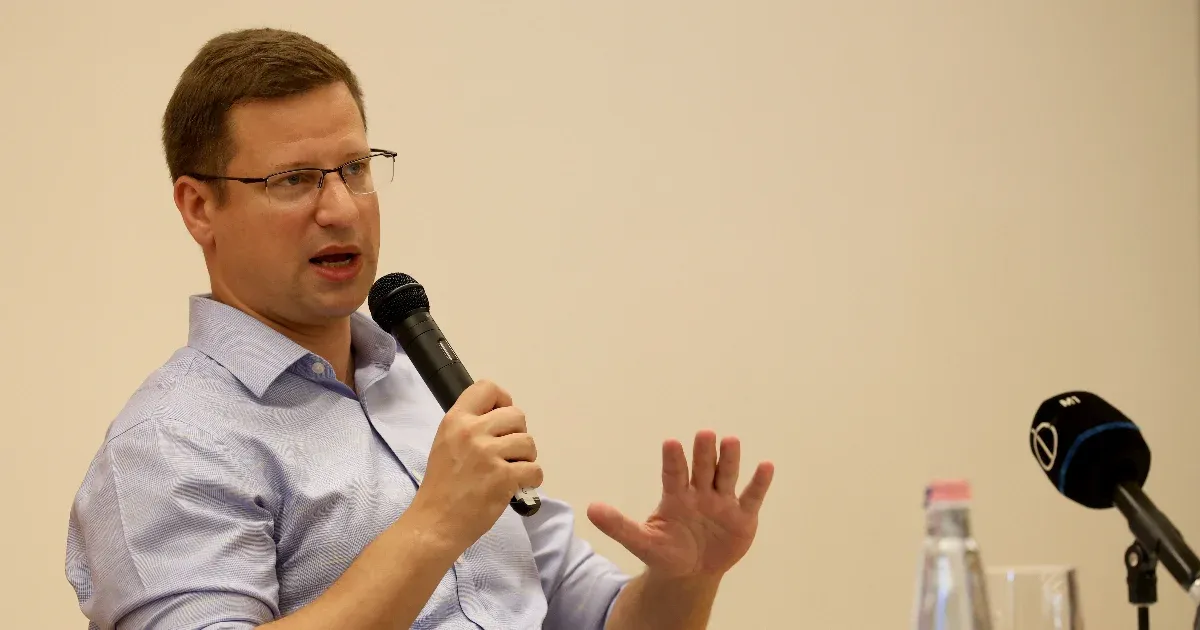 Gulyás Gergely kultúrházat adott át ott, ahol Varga Judit ingatlana is van