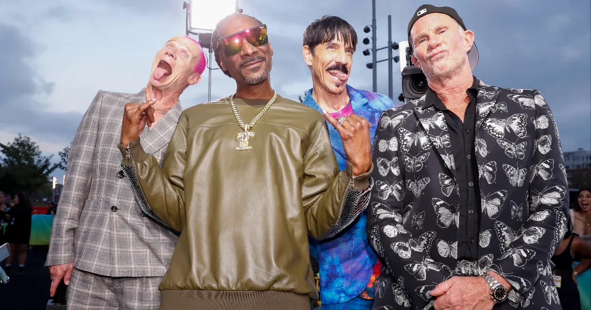 A Red Hot Chili Peppers és Billie Eilish is fellép majd vasárnap az olimpia záróeseményén