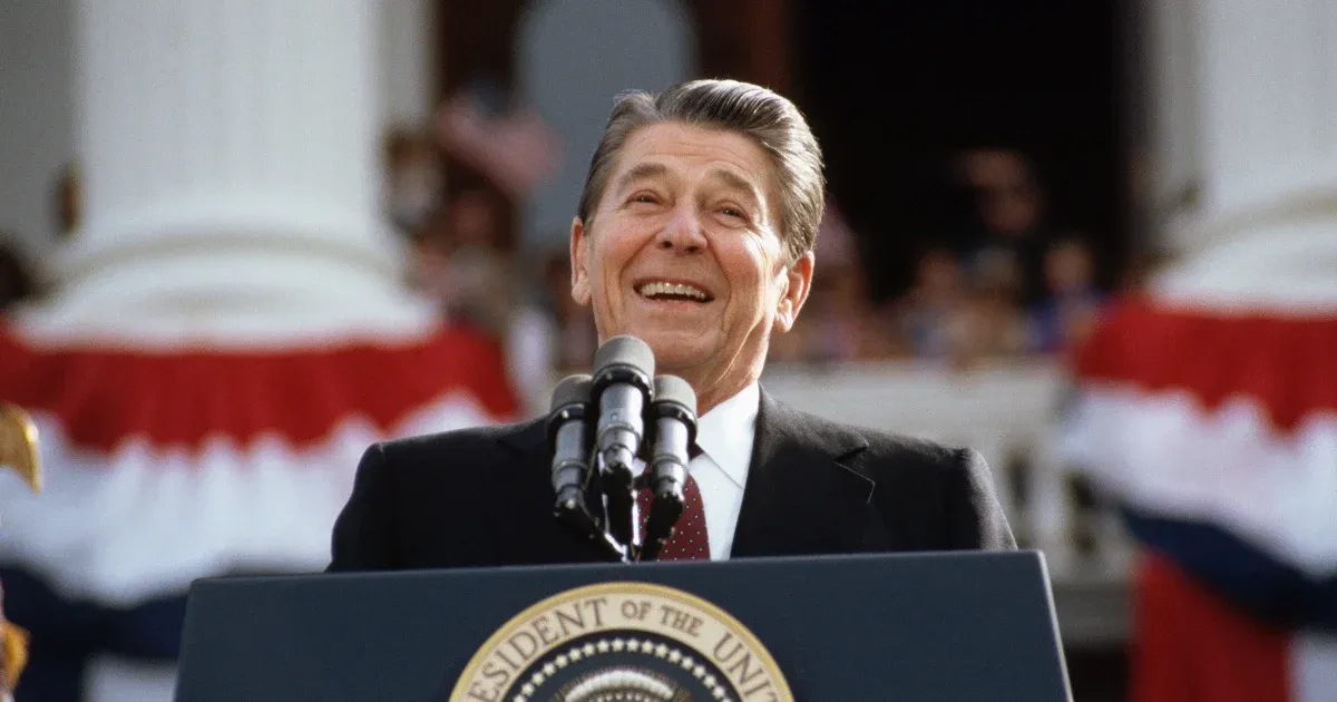 Amikor Reagan azzal viccelt, hogy öt perc múlva bombázzák az oroszokat