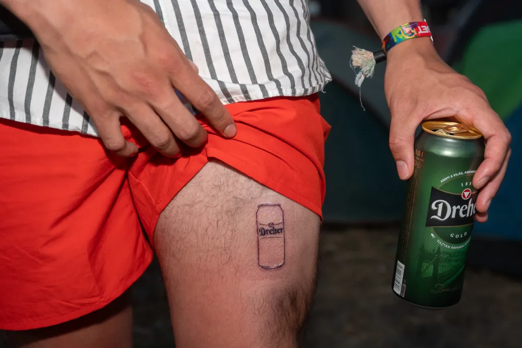 A MOHU nem tudta megoldani az italvisszaváltást a Szigeten, így a fesztivál nem számítja fel pluszban az 50 forintokat a palackos italokért