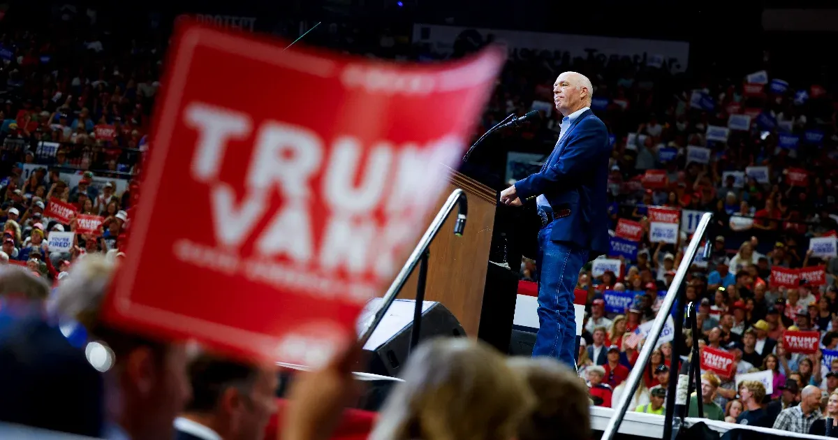 Iráni hekkerek törték fel Trump korábbi kampánytanácsadójának emailjét