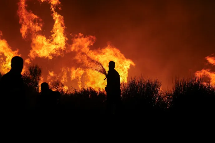 Fotó: Alexandros Avramidis / Reuters – Angelos Tzortzinis / AFP