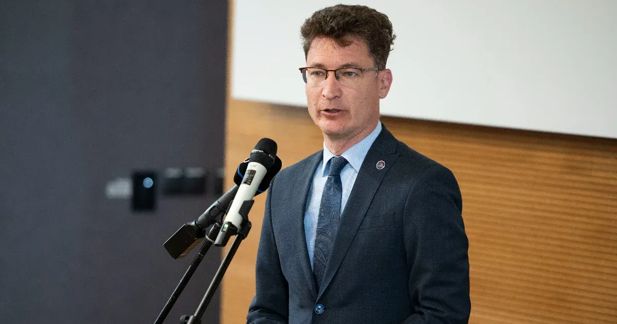 A fideszes Cser-Palkovics András beleállt a kormányba a paksi forráselvonás miatt