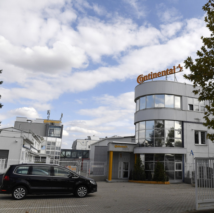 Nehéz döntés előtt áll Magyarország egyik legnagyobb munkaadója az autóipar bukdácsolása miatt