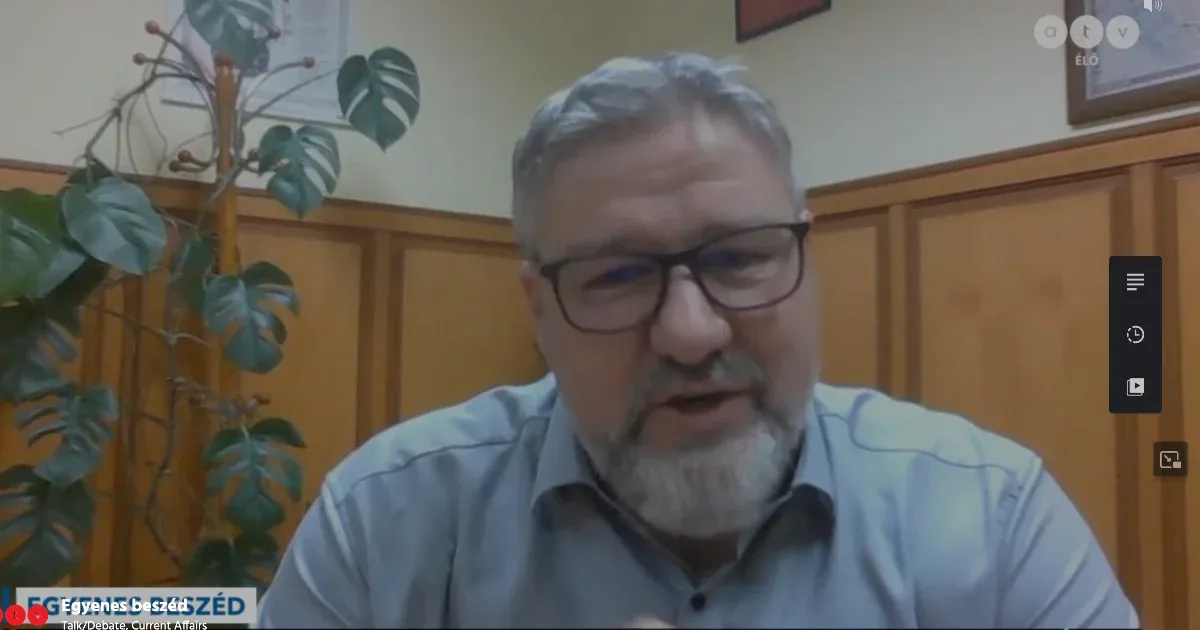 Simonka György: Lázár János azzal fenyegetett, hogy elvágja a torkom