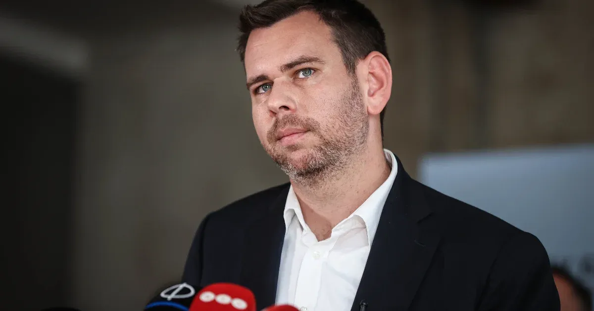 Vitézy Dávid: Lázárnak vállalnia kell a felelősséget a vasút válságáért
