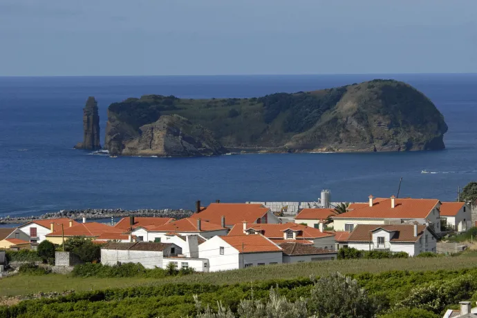 A Lago de fogo természeti rezervátuma és Villa Franca – Fotó: Guiziou Franck / Hemis.fr 