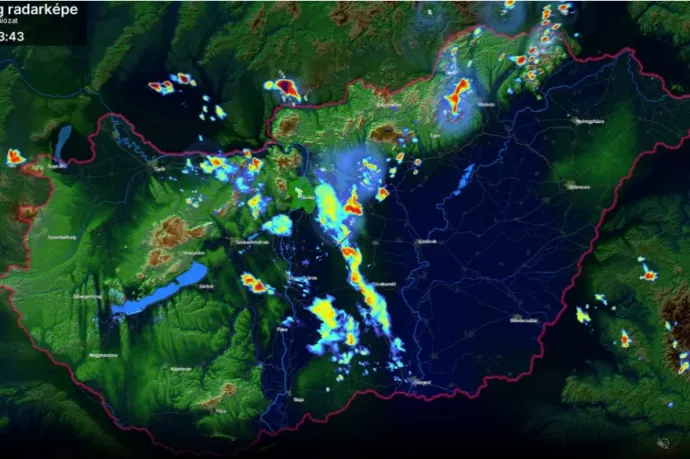 Megérkezett a felhőszakadás: villám csapott egy házba Budakalászon, Tolnán villámárvíz volt, a Bükkben pedig jég is esett