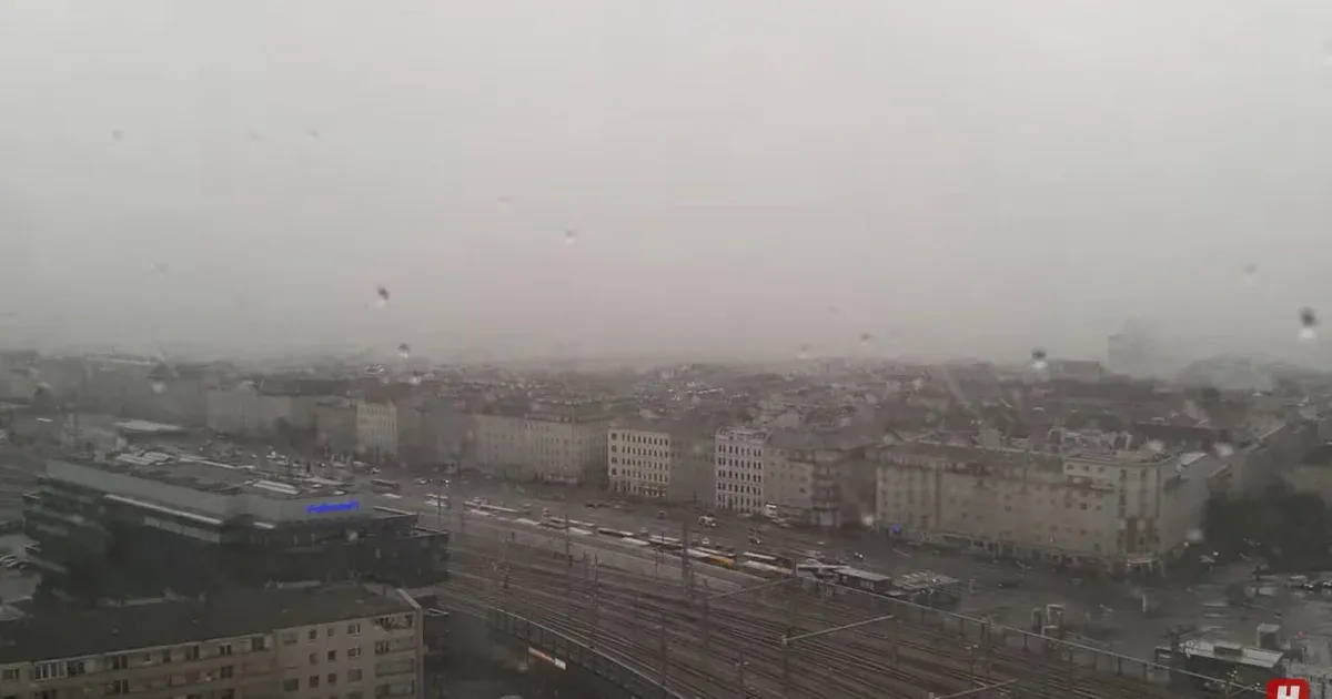 Videón, ahogy Bécset maga alá gyűri az extrém vihar