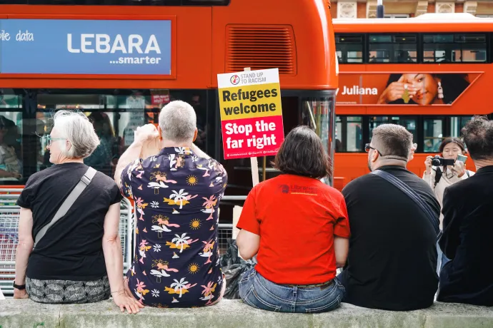 A bevándorlókat támogató tüntetésekre is bőven volt példa az elmúlt hetekben Nagy-Britanniában – Fotó: Sandrine Laure Dippa / Hans Lucas / AFP