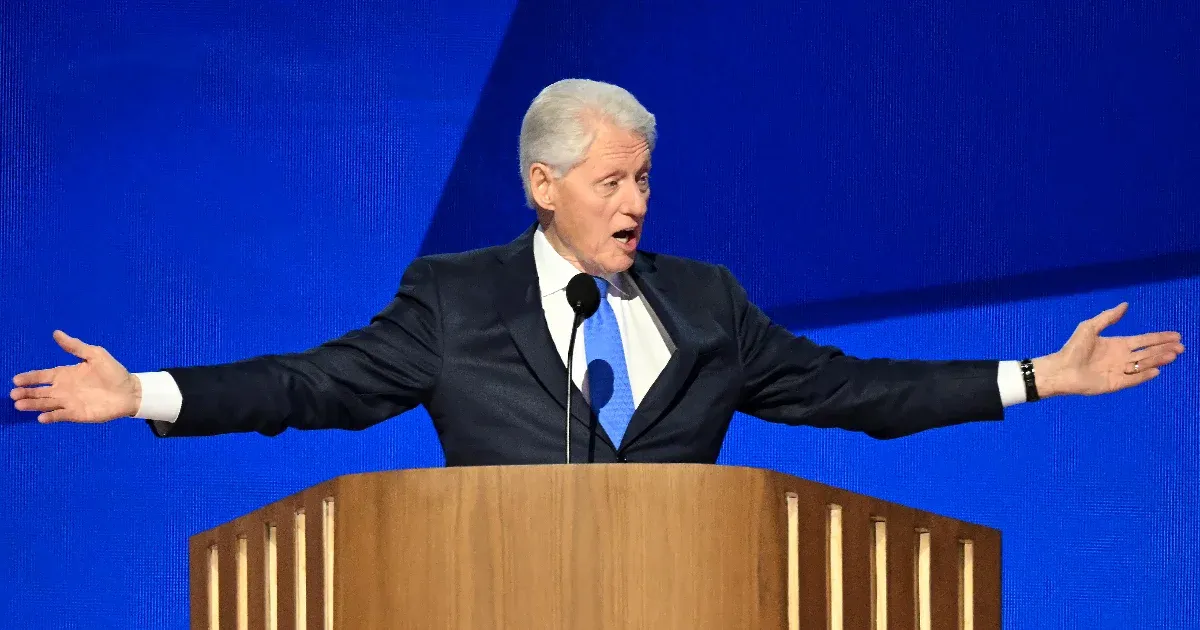 Bill Clinton: Már csak azzal tudok magamnak hízelegni, hogy még mindig fiatalabb vagyok Donald Trumpnál