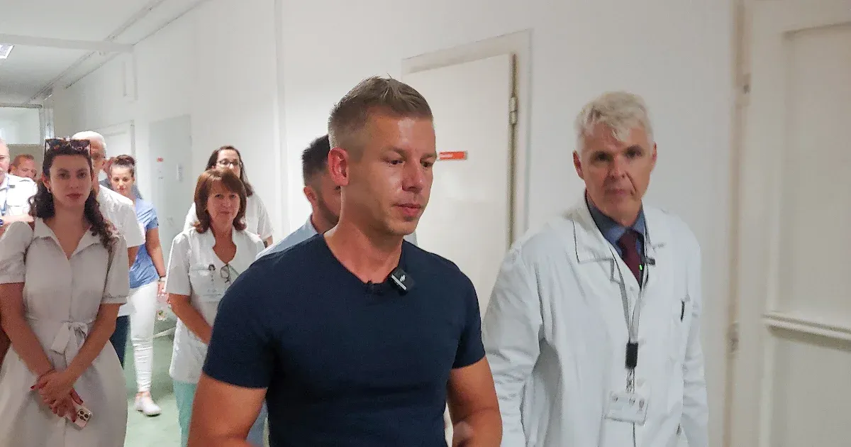 Magyar Pétert nem engedték be a Honvédkórház VIP-osztályára, de a kórházban körbevezette a főigazgató