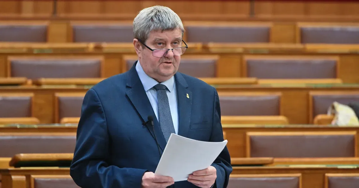 A pénzügyi államtitkár az egymilliárdos kínai hitelről: A baloldal az IMF-fel adósította el az országot
