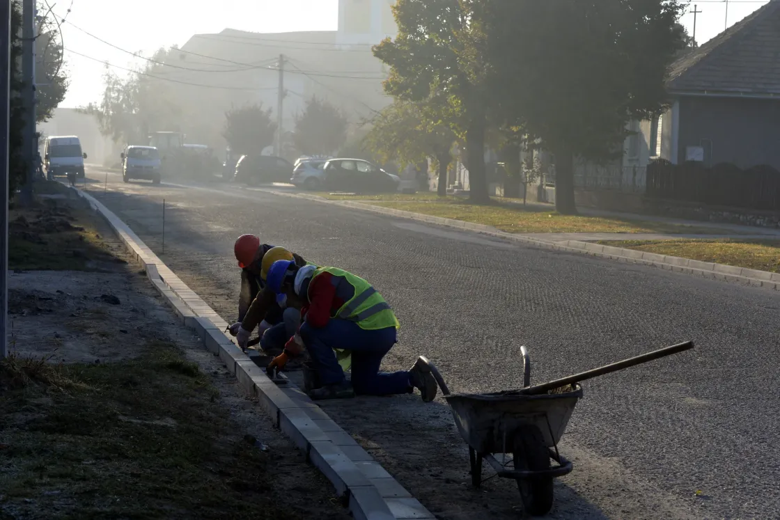 Három éven belül 400 ezer forintos minimálbérről beszél a kormány, de ez egymillió embernek nem biztos, hogy tetszeni fog