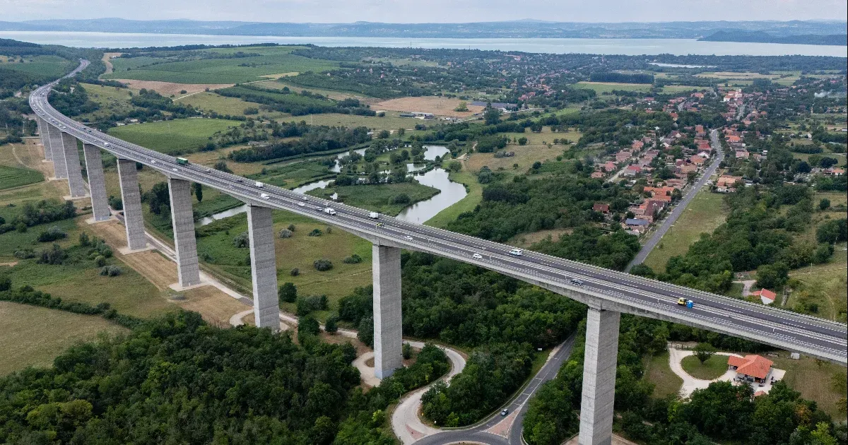 Szeptember másodikától két hétre teljesen lezárják a Kőröshegyi völgyhidat