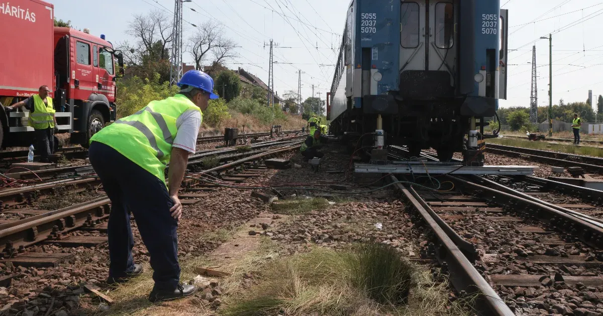 Egy váltóalkatrész eltört, a másik vonat vezetője időben vészfékezett, ezért nem lett nagyobb baj a Keletiben