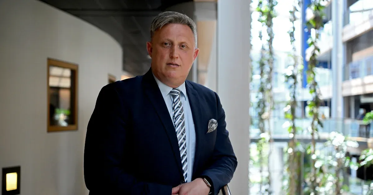 Isten sáfára abba bukott bele, hogy részegen megvert egy nőt