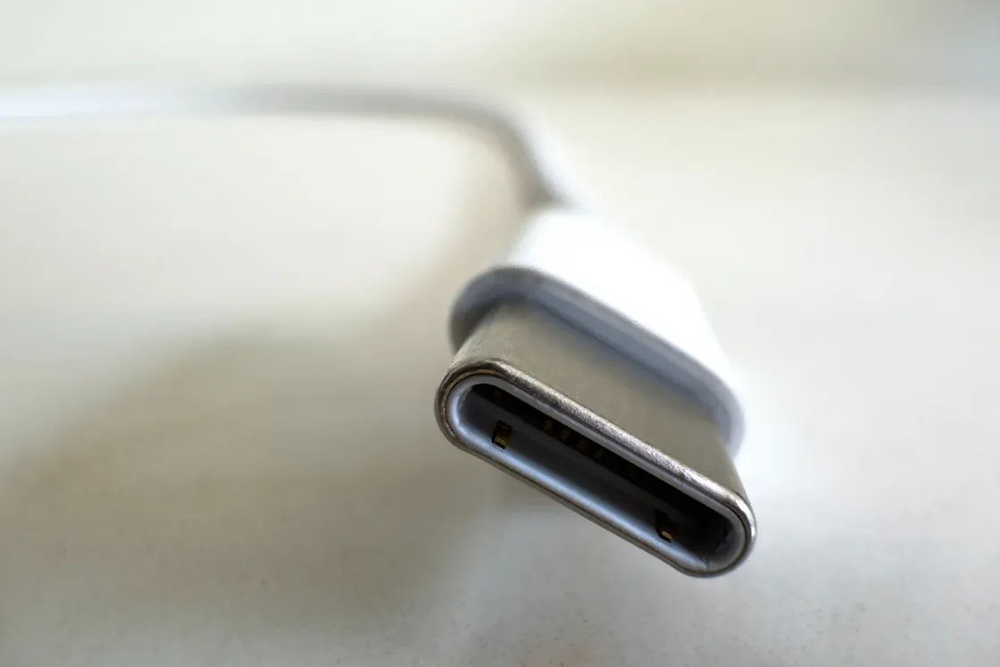 Alaposan felforgatja a használt telefonos piacot, hogy 2025-től az EU-ban csak USB-C-s telefonokat lehet eladni