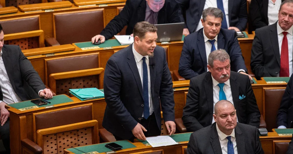 Bár az LMP-ből kilépett, a frakciójában marad Keresztes László Lóránt, így az nem szűnik meg