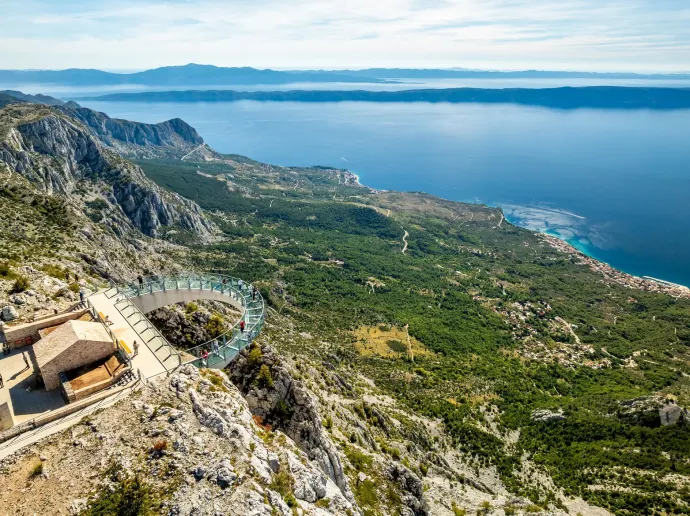 A Skywalk kilátó a Biokovon. Fotó: Julien Duval