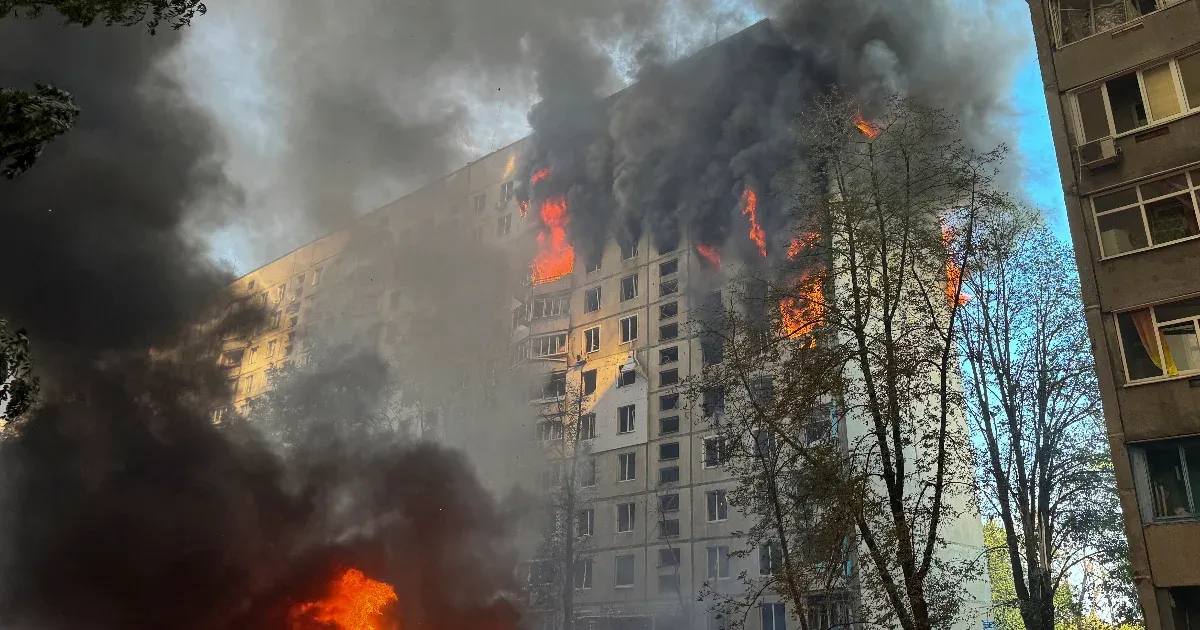 Hat civil, köztük egy 14 éves kislány is meghalt a Harkivra mért orosz rakétatámadásban