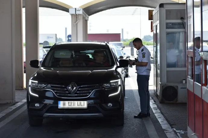 Sorok alakultak ki a román-magyar határon, a legtöbb helyen 40 perc a várakozás, de akad ahol egy órába kerül átkelni