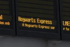 Hoppon maradtak, pfújolni kezdtek a londoni vasútállomáson a Harry Potter-rajongók