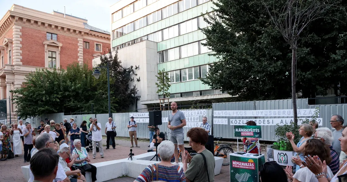 „Fájdalmas átélni, hogy lerombolják a Rádió épületét”, mondta az egykori rádiós, Pikó András